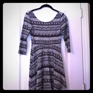 Cute black and white dress with low back